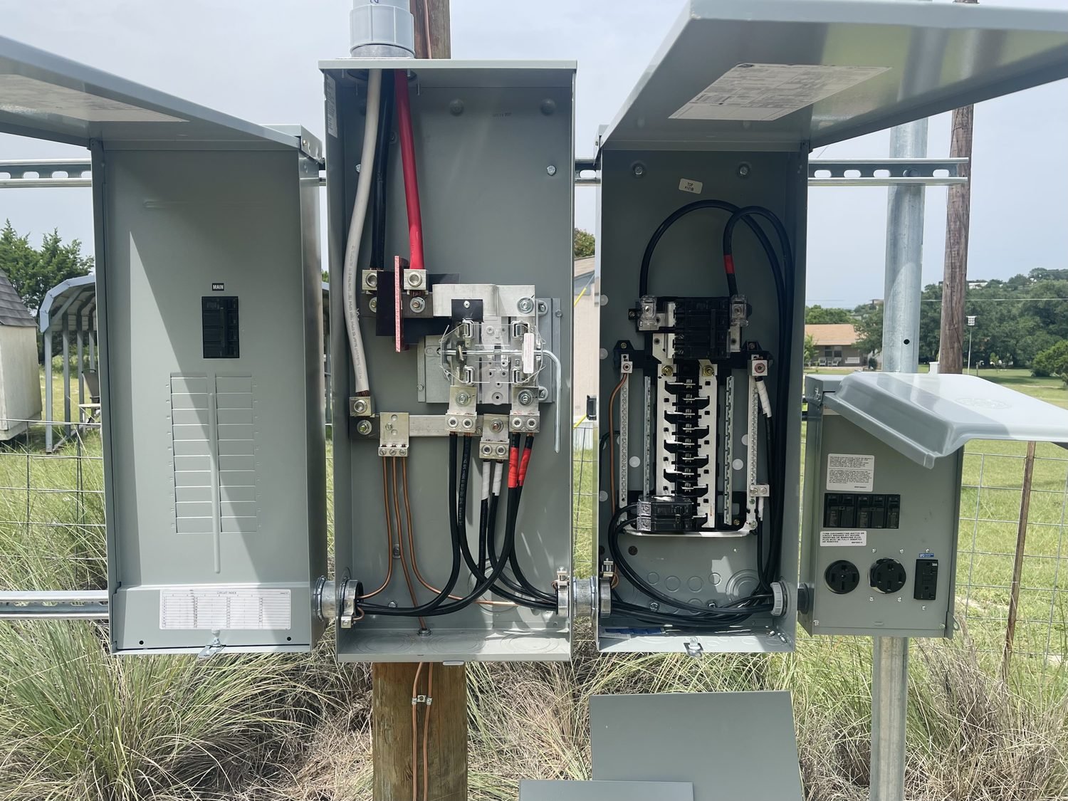 Simms Electrical Services 400-amp electrical service and panel upgrade installed on a property in the Austin, TX area